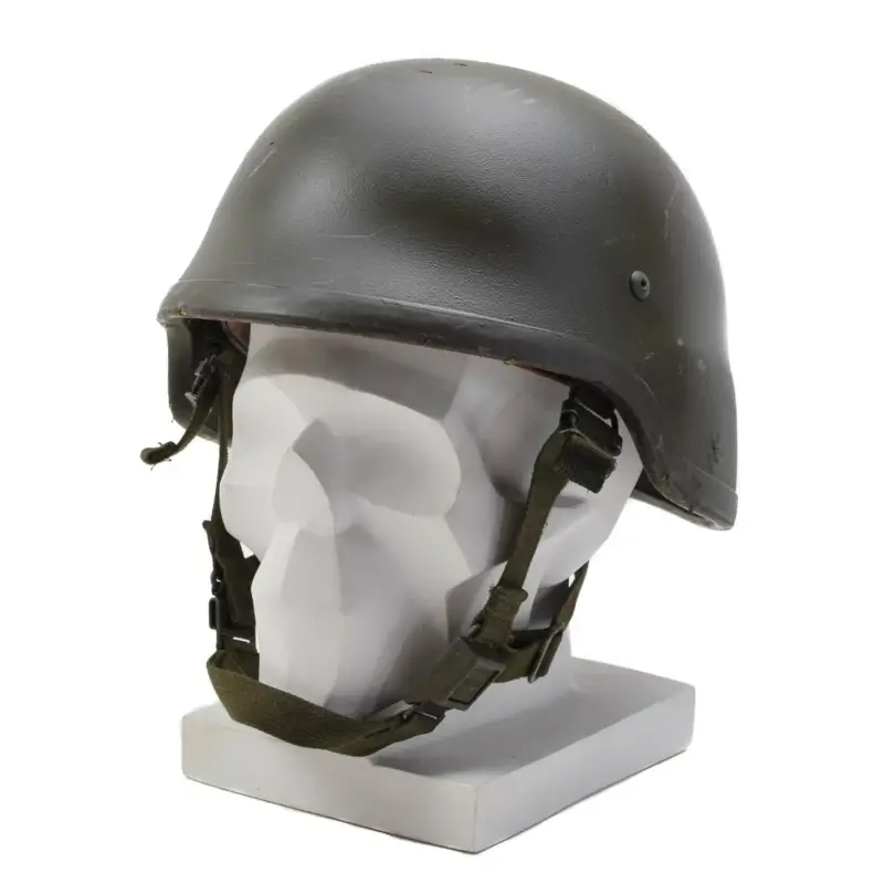 Oryginalny niemiecki wojskowy hełm bojowy M92 Kevlar Balistic Army Issue w kolorze oliwkowym Nowy