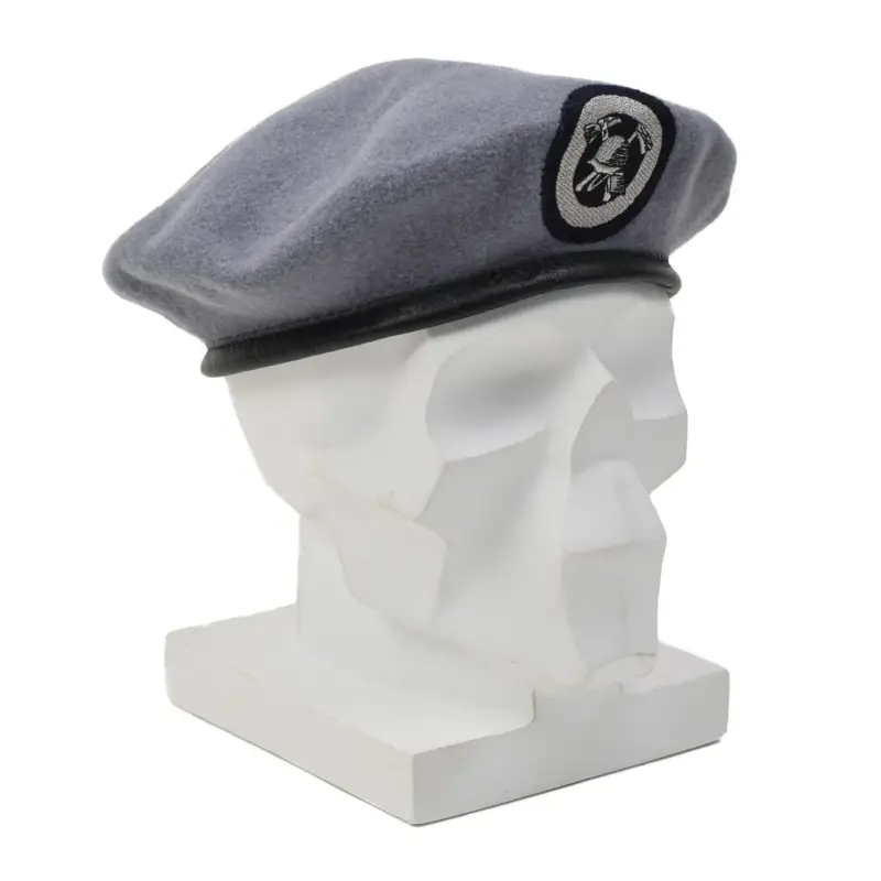 Oryginalny beret niemieckiej straży pożarnej z haftowaną tkaniną w kolorze szarym Taniej