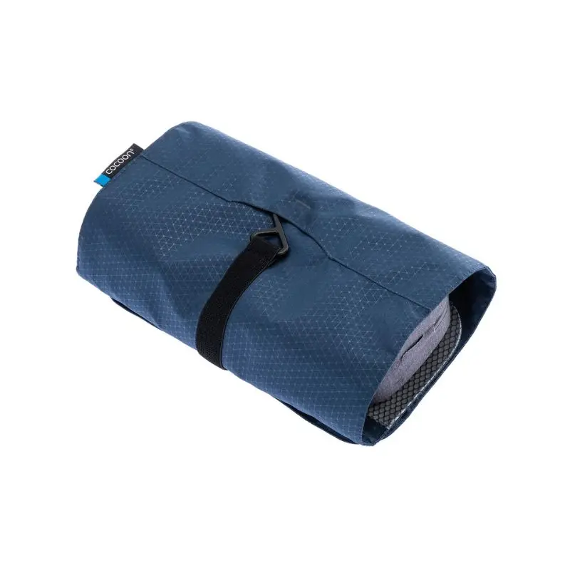 Bezpieczne zakupy Kosmetyczka turystyczna Cocoon Hanging Toiletry Kit Minimalist Galaxy Blue