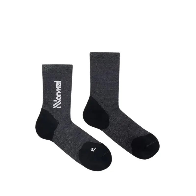 Dostępne od ręki Skarpety do biegania NNormal Merino Socks Black