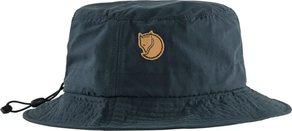 Czapka szybkoschnąca Fjallraven MT Travellers Hat - Dark Navy Szybka wysyłka